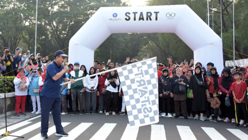 Keseruan Jalan Pagi Sehat dalam Rangka Dies Natalis ke-60 IPB University